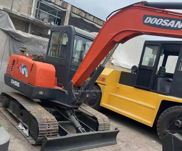 Excavatrice compacte Doosan DH55 d'occasion avec moteur Yanmar 4TNV94L