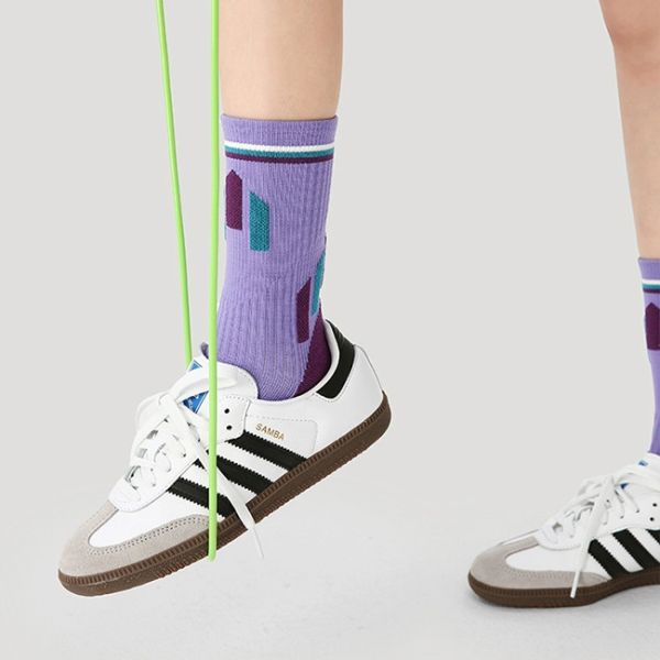 Des chaussettes de sport en plein air à la mode Compression Des chaussettes de vélo pour femmes
