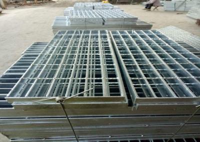 ASTM Q235 SS304 Metal Stair Treads , 25 X 3 Stainless Steel Stair Tread