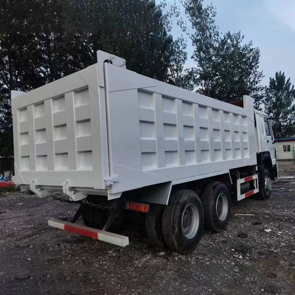 6x4 Drive Wheel Ghana Howo Tipper Truck Prices Manual Transmission