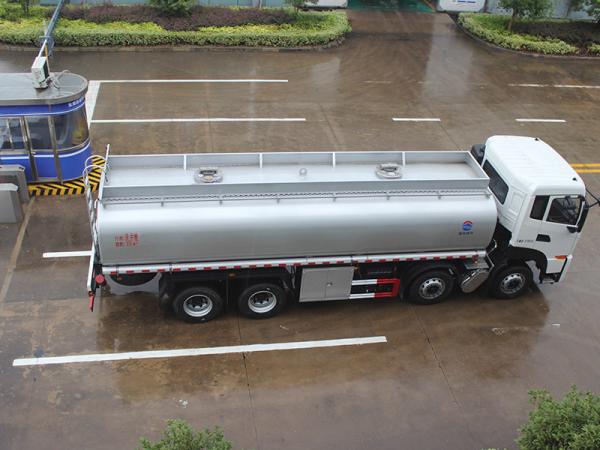 Dongfeng Tianlong Runzhi Star Brand 6x4 tank Truck