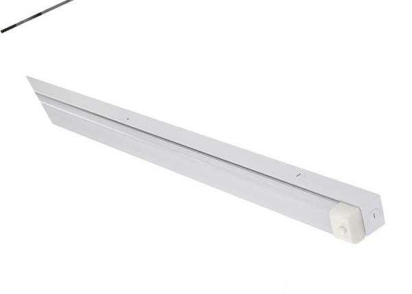 A instalação fácil linear montável da luz de tira 38W-120W da parede 2700K-6700K