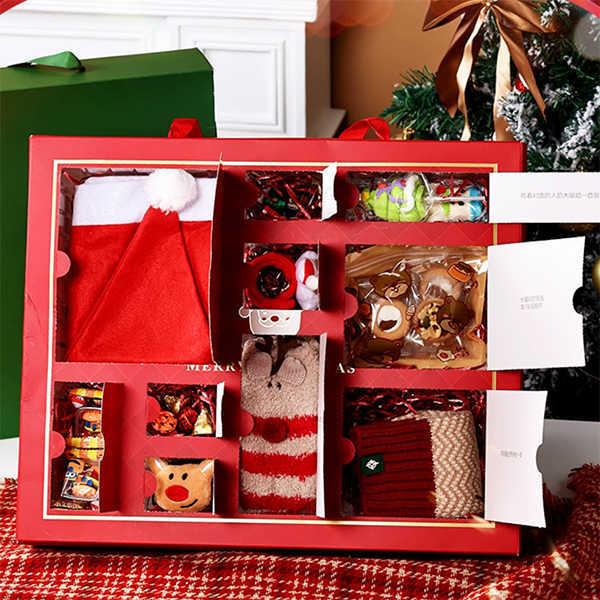 Personnaliser un grand nombre de boîtes de cadeaux de Noël en papier