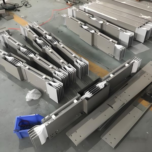 Busducto eléctrico enchufable 800A-1250A Busway de cable denso y cerrado