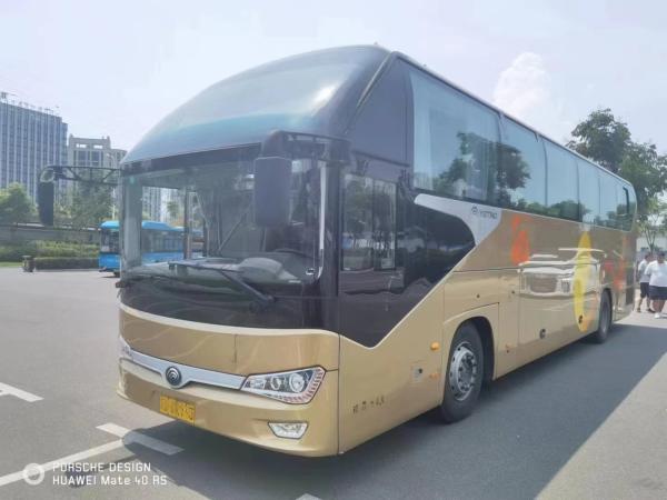 2018 Year 54 Seats Used Yutong Bus ZK6128 Coach Bus Diesel Engine Airbag Suspension