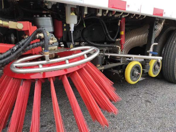 Caminhão de limpeza de estradas de cabina única de 120 cv com lavagem a alta pressão para limpeza de manchas de óleo