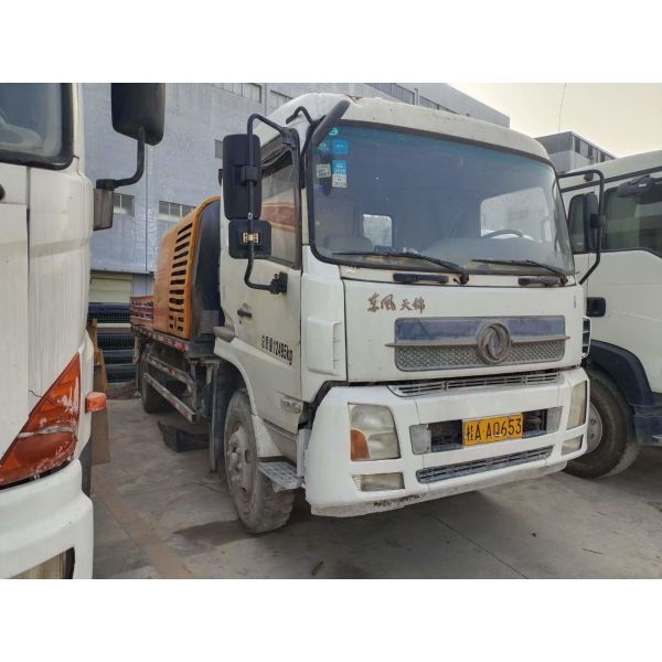 Тележка Shacman 10018 используемая установила конкретные насосы 300m для конструкции