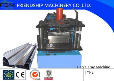échelle de câble de chemin de câbles de 200mm - de 950mm formant la machine avec le système de contrôle de PLC
