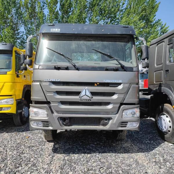 371hp 375hp Used Tractor Trailer Sinotruk Howo 6x4 Heavy Duty manual diesel