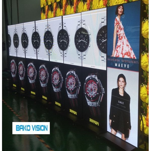 P1.9/2.5 High-Value, Phone Control LED Poster Advertising Display with USB Port