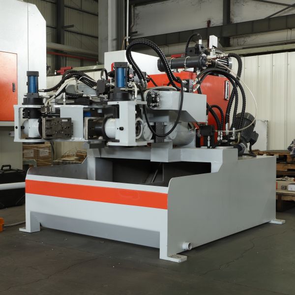 Gravity die casting machine 2350 X 2100 X 1860 mm brass size can be used to make faucets valves water meters etc