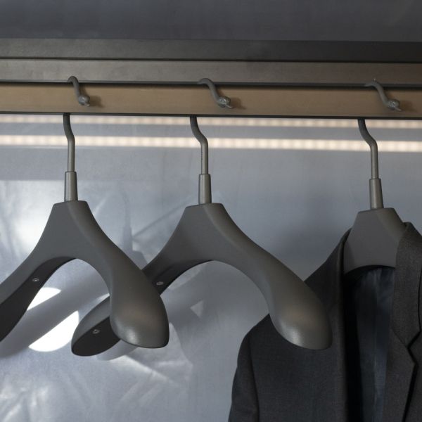 270*450mm Hotel Wide Shoulder Metal Clothes Hanger For Male