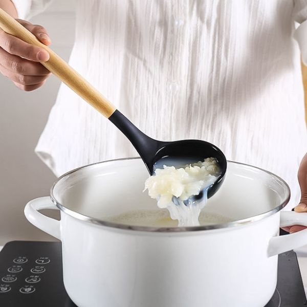 24 Pieces Non-Stick Wooden Handle Silicone Kitchen Gadget Set with Customized Options