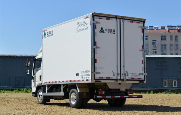 SINOTRUK HOWO Commander 160 Horsepower 4X2 4.1 Meter Refrigerated Truck (National One to Six) (Green Leaf Refrigerated