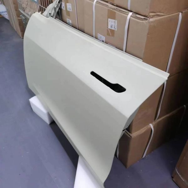 Parties automobiles pour véhicules à moteur