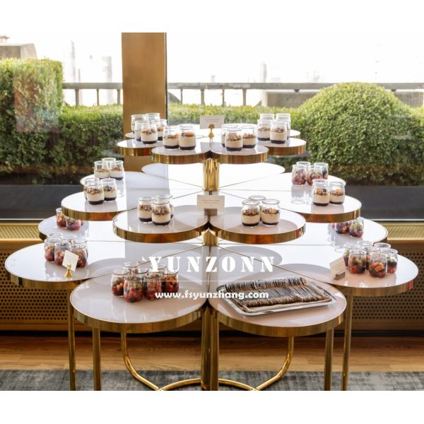 Uniquely Designed Flower Shape Commercial Furniture Elegant Wedding Cake Table Stand