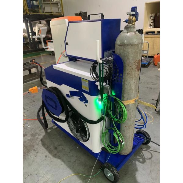 1500W-3000W Handheld Laser Welding Machine with Water Cooling