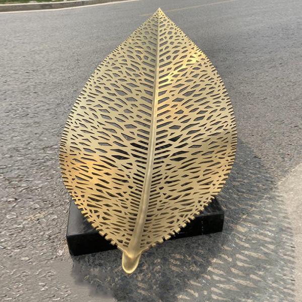 Arte do jardim Escultura de cortina polida com superfície lisa