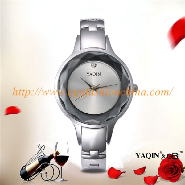 YQ02 Vintage Bracelet Watch Jewelry Watches for Woman Lady Watch Round Dial Dress Watches