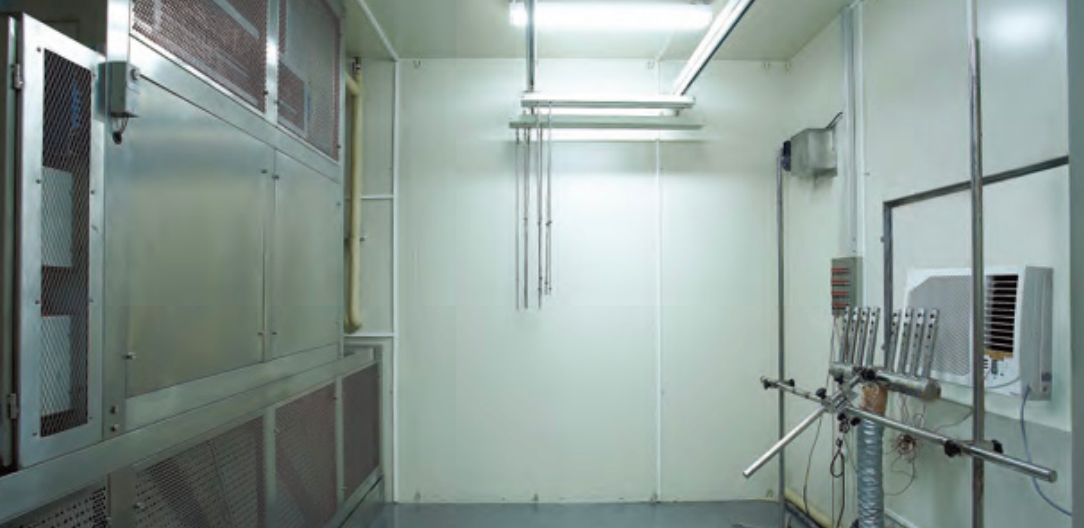 Balanced Ambient Room-Type  Calorimeter
