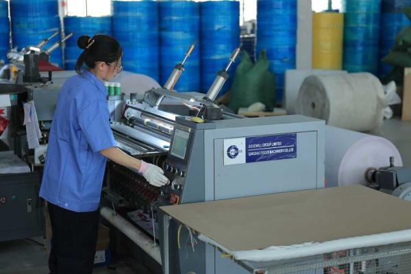 Máquina de corte de papel térmico de alta precisión para rollos de etiquetas - 900 mm de ancho