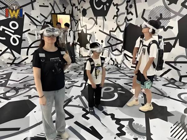 Jeu VR spatial en arène XR basé sur la localisation avec effets spéciaux