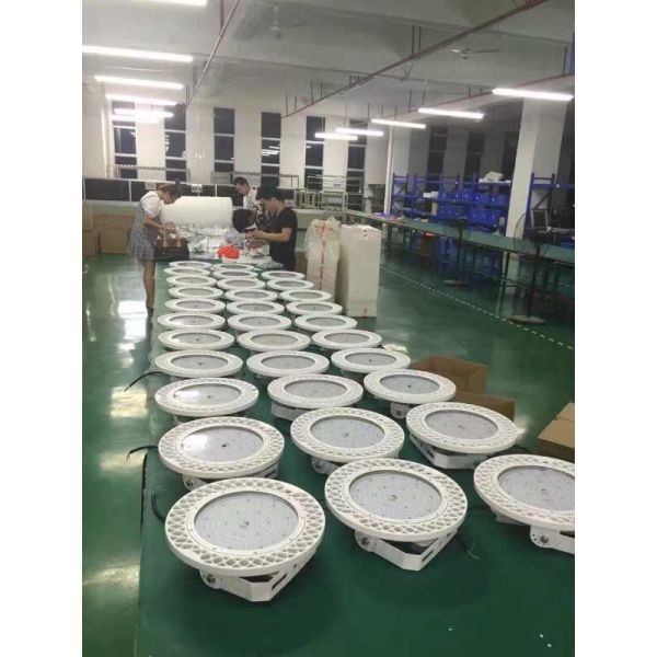Commercial UFO LED High Bay Light 100W For Garage / Workshop Lighting 85-265V