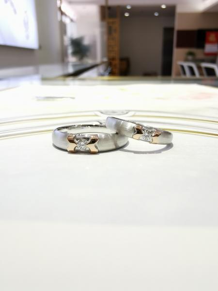 Jewelry Double Color 18K 8.8g Gold Engagement Couple Rings
