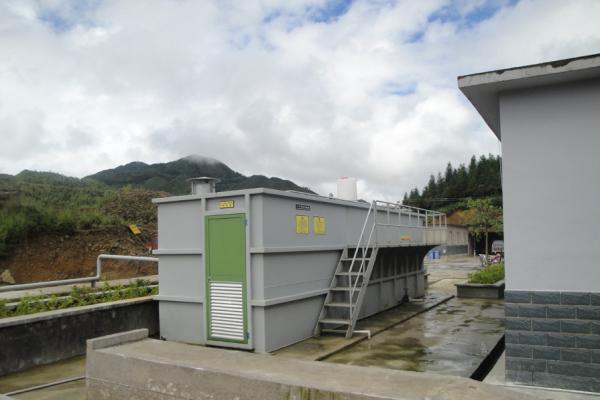 Above Ground / Underground Wastewater Treatment Equipment Carbon Steel Shell FRP