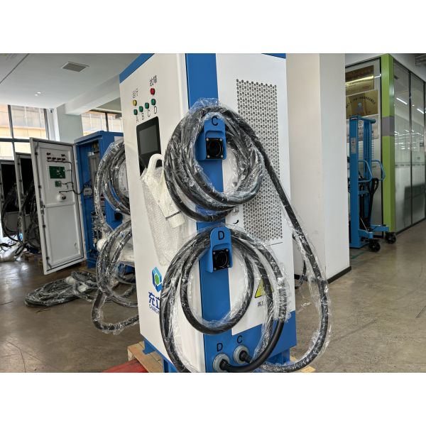 Nueva energía OCPP Ccs2 120kw DC Cargador EV Estación de carga de automóviles personalizada