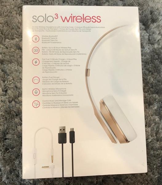 Beats by Dr. Dre Solo3 Wireless Headband Headphones - Gold Excellent Condition