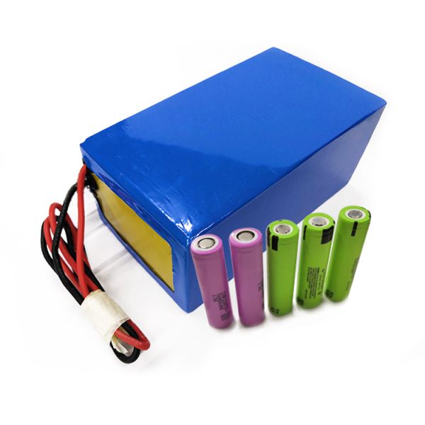 14.8V 14V 18650 Rechargeable Battery Pack With BMS 2000mAh 2500mAh
