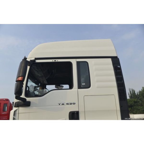 Part-load Transportation Made Easy with HOWO TX Heavy Truck 430 HP 6X4 Tractor Truck