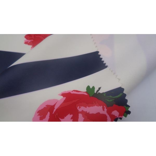PU Coated Winter Jacket Fabric 237 GSM Windproof Rose Printed