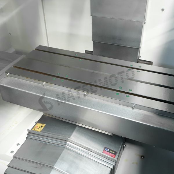 Three Axis CNC Milling Machine Vertical Steel Welded Construction XK7124 XH7124