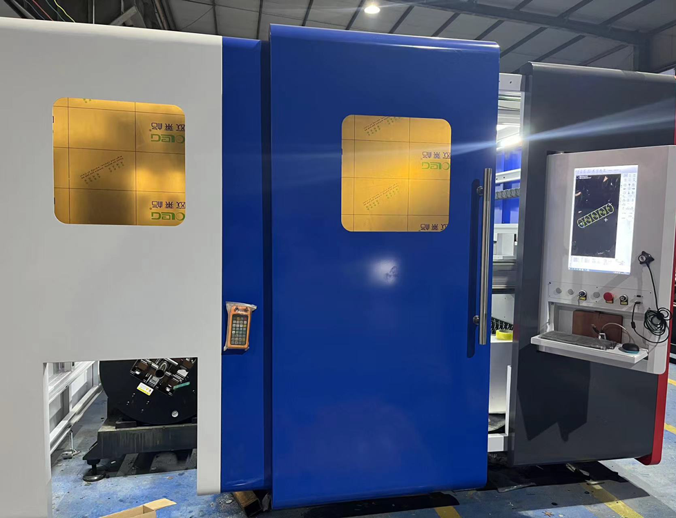 Industrial Double Table 3000w Sheet and Tube Metal Laser Cutting Machine with HIWIN Guiderail