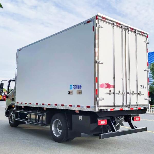 10-15T HOWO 4X2 Refrigerated Truck 5-10ton Car Refrigeration 8-ton Food Truck Refrigerator and Freezer for Food Delivery