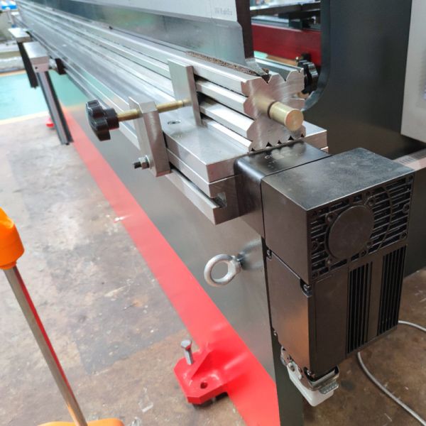 Freno eléctrico 100 Ton Metal Steel Bending Machine Delem manual DA52S de la prensa hidráulica