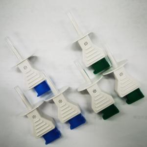 Dispositivo de transferencia de líquido médico desechable / pico con agujas
