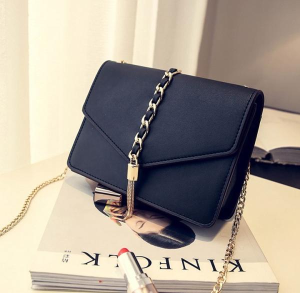 2016 Korean version of the new spring fashion chain female bag small square package simple wild fringed shoulder bag