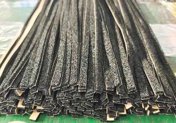 Excellent Chemical Resistance Flame Retardant CR / EPDM Foam For High Temperature Environments -40°C To 120°C
