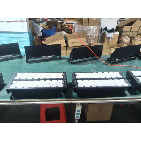 High Brightness Waterproof Ip65 High Mast Stadium Light 50w 100w 150w 200w 250w 300w 400w 500w 600w Stadium Led Flood Light