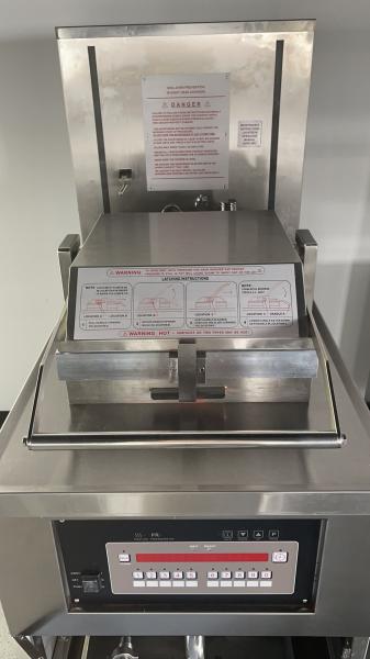 8HD Electric 17KW 380V 55L 5 Fry Tray Big Productivity Broaster Chicken Pressure Fryer