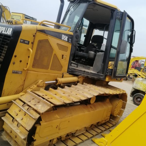 TRACK SHOES D5K FOR CONSTRUCTION WORKS USED CAT D5K DOZERS WITH BULLDOZERS