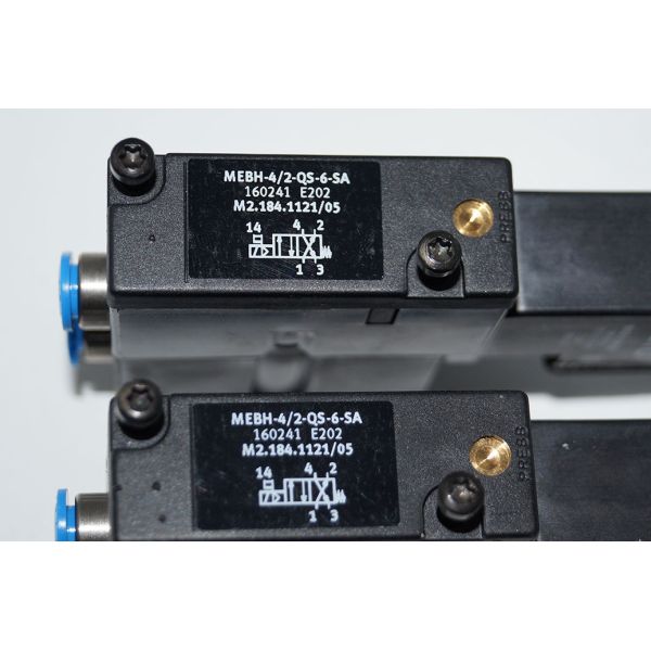 Professional 4 / 2 Way Festo Solenoid Valve M2.184.1121 For SM52 Printing Machine