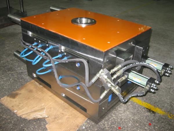 S136 2316 Custom Injection Mold , NAK80 Multi Cavity Plastic Mold Maker