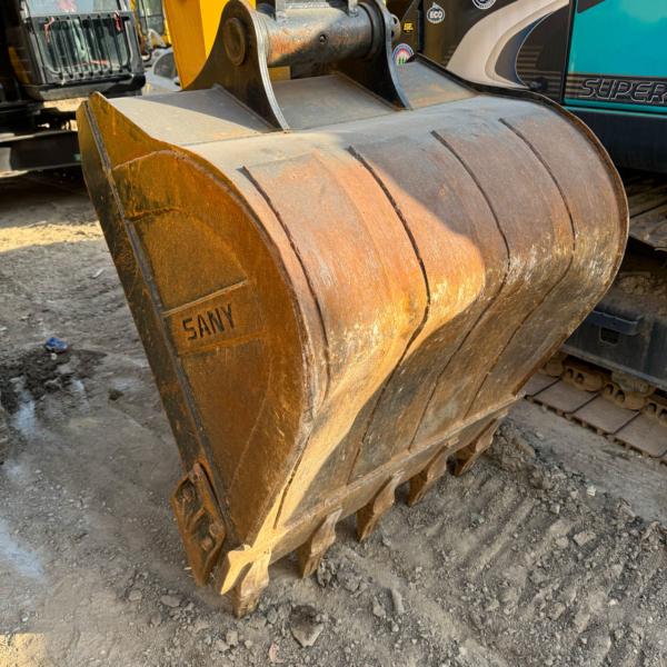 0-2000 Heures de travail SANY Excavatrice de 21 tonnes en acier doux utilisée Komatsu SY215C-pro