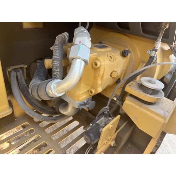 Caterpillar 305.5E Excavator 5.3 Ton Operating Weight and ORIGINAL Hydraulic Cylinder