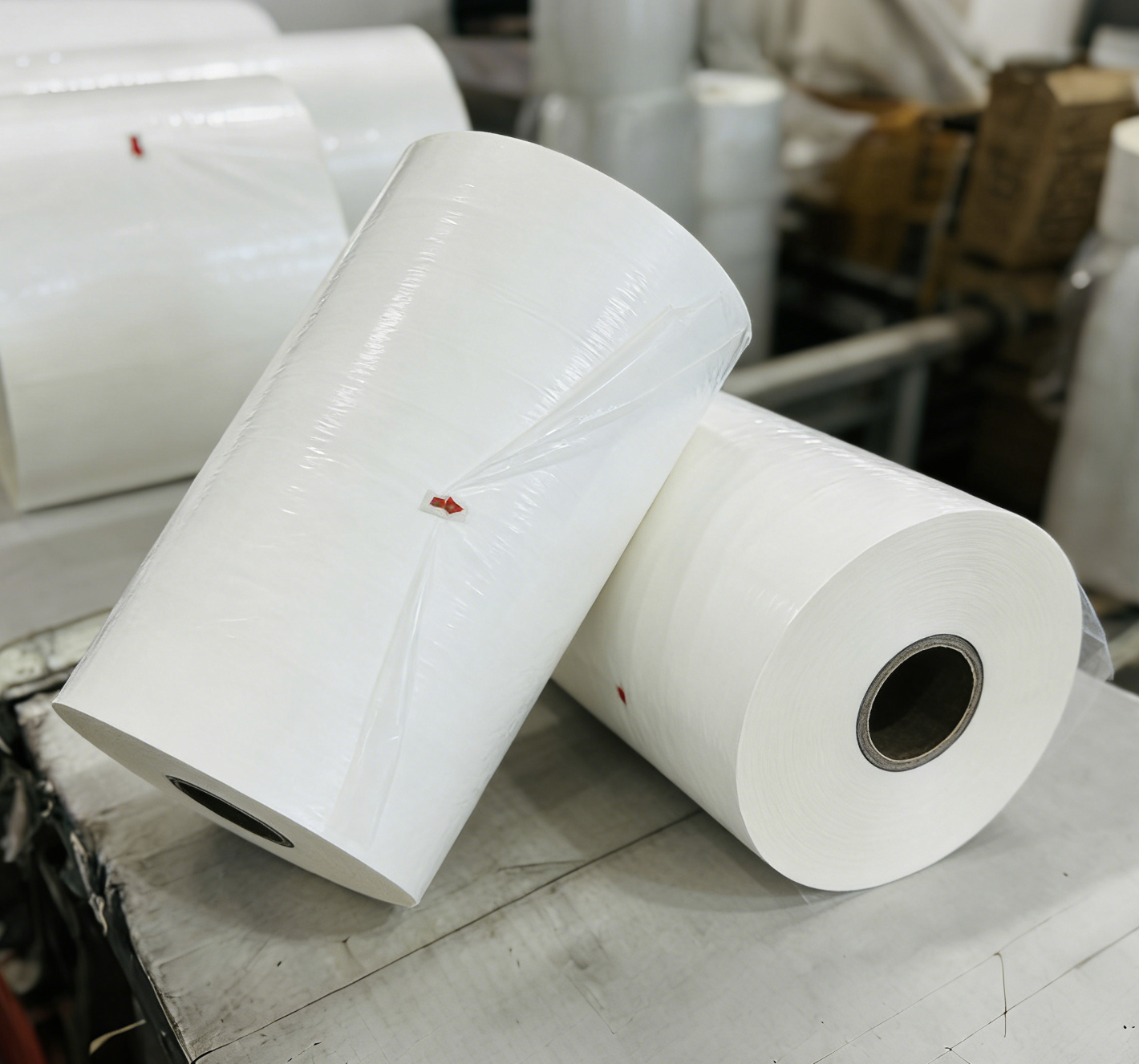 95-105 Microns Thickness Glitter Lamination Film with Sleeking Frosted Finish and Scratch Resistance for Packaging and Printing