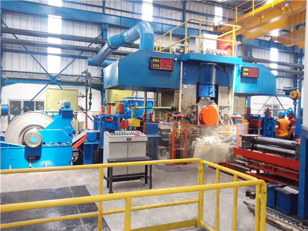 2-High Reversible Cold Rolling Mill with Variable Rolldiameter Max 240 M/min for 600-730 Mm Material Width